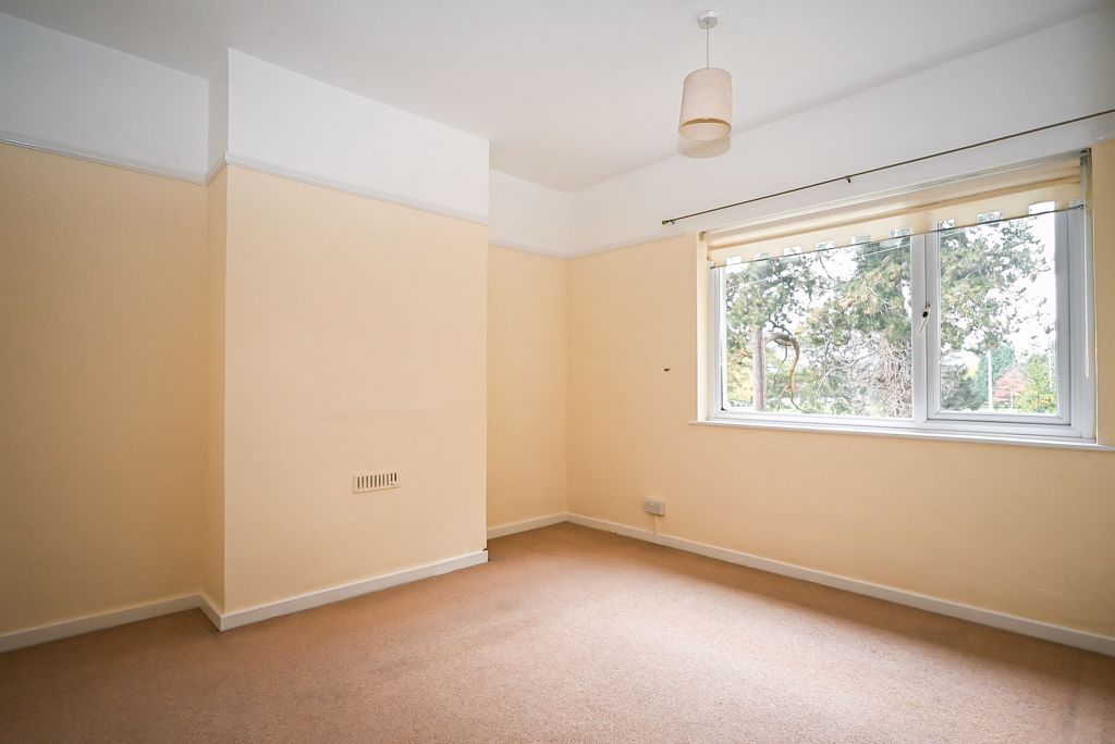 Bedroom- click for photo gallery